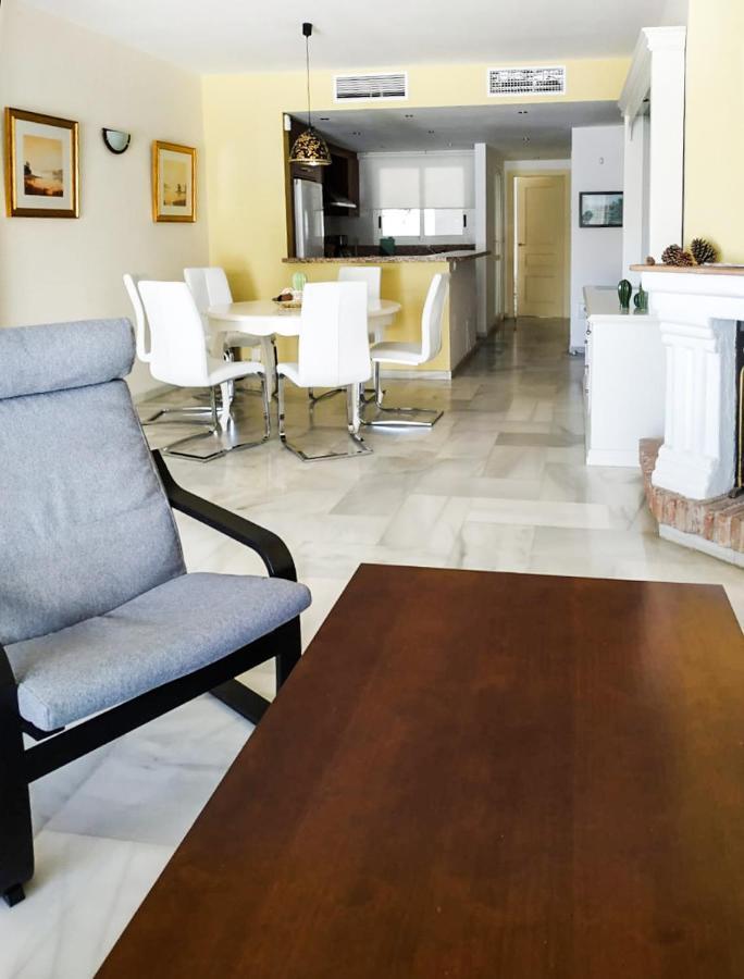 Homelystay-benalmadena, Puerto Marina Appartement Benalmádena